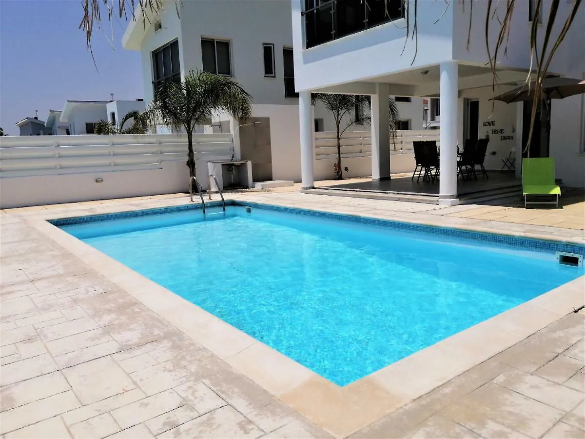 Colonial Beach Villa 16 & 15